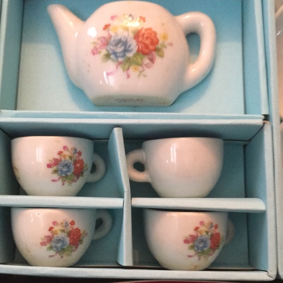 Vintage Little Lady 19 piece China Tea Set - Picture 4 of 6